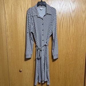 LuLaRoe Ellie Black & White Geometric Shirt Dress